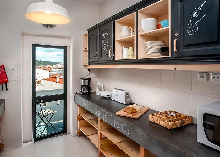 Nazaré Hostel - Rooms&Dorms